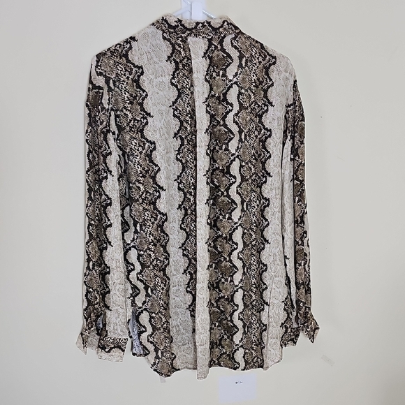 Mango Women's Animal Patterned Button-up Shirt Size 8 - Picture 5 of 5